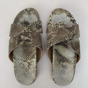 SEYCHELLES LIGHTHEARTED Slide Sandals Flats Shoes Snake Print Sz 7.5